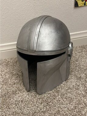 Silver Mandalorian-Style Helmet